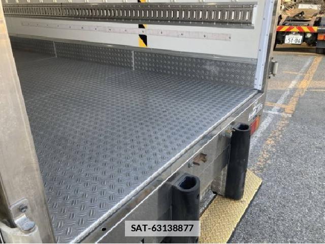 Hino DUTRO 2018 7808114-5