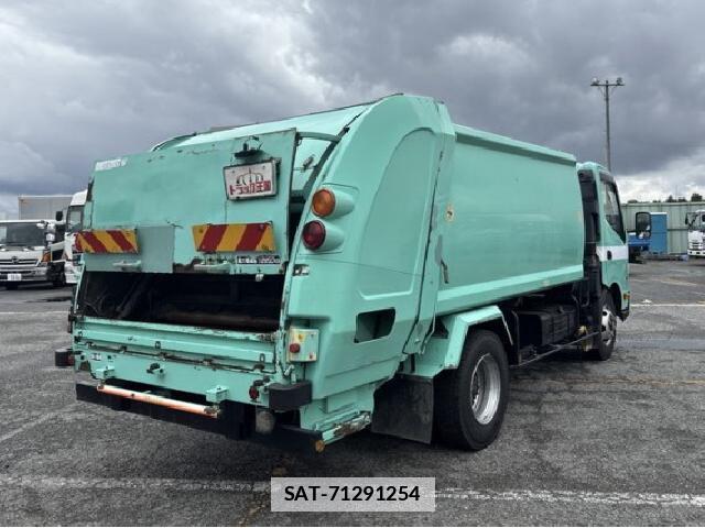 Hino DUTRO 2015 7808150-1