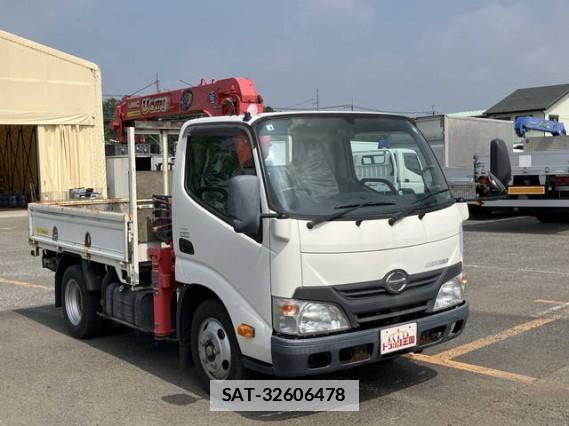 Hino DUTRO 2017 7808157-3