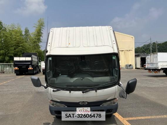 Hino DUTRO 2017 7808157-4
