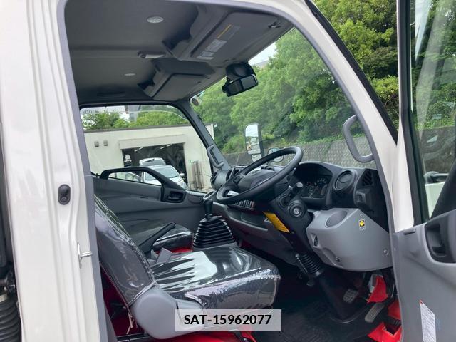 Hino DUTRO 2025-03 7808329-11