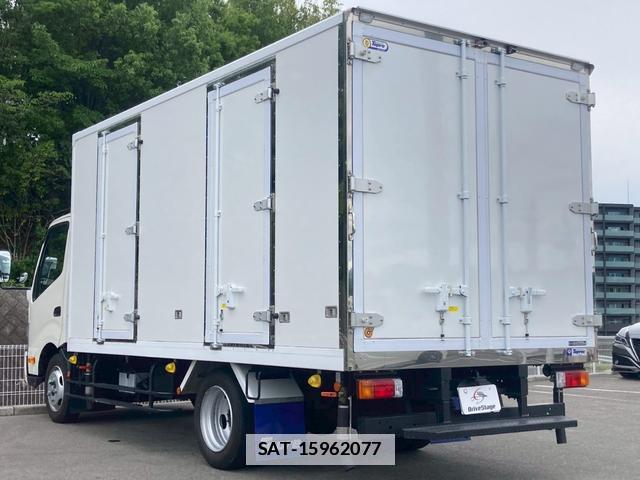 Hino DUTRO 2025-03 7808329-3