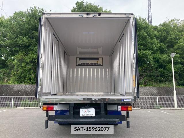 Hino DUTRO 2025-03 7808329-4
