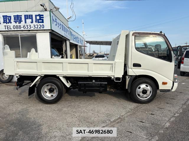 Hino DUTRO 2013-11 7809595-3