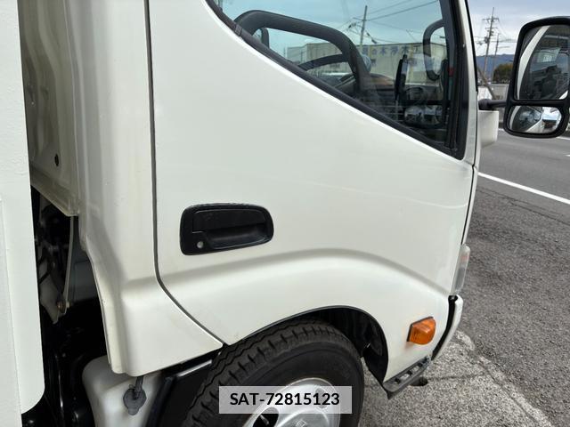 Hino DUTRO 2014-11 7809598-17