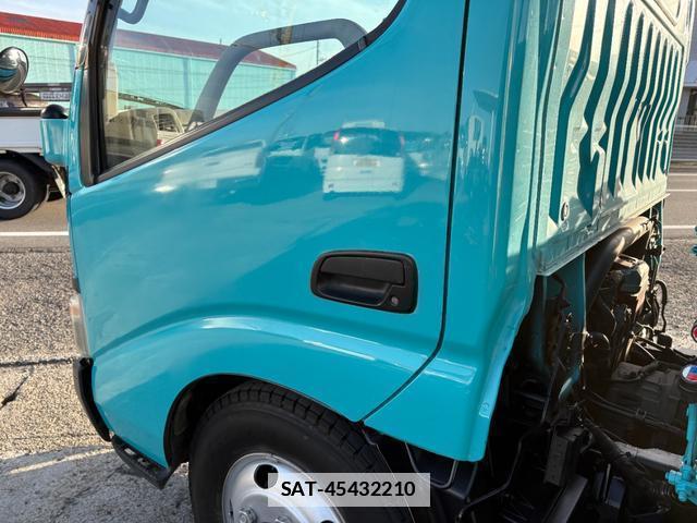 Hino DUTRO 2006-05 7809601-14