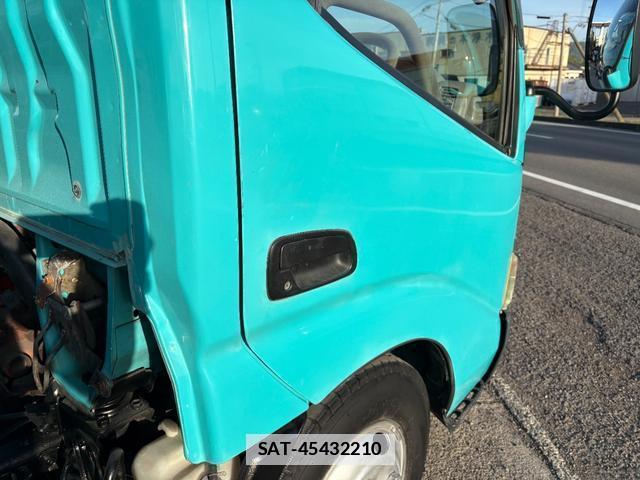 Hino DUTRO 2006-05 7809601-18