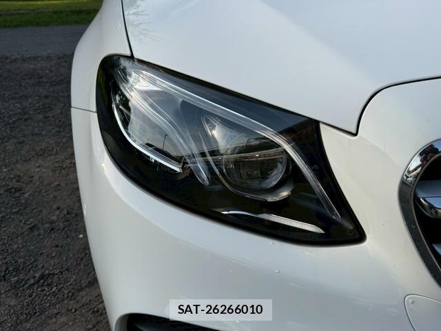 Mercedes Benz E-CLASS 2016-07 7805960-12