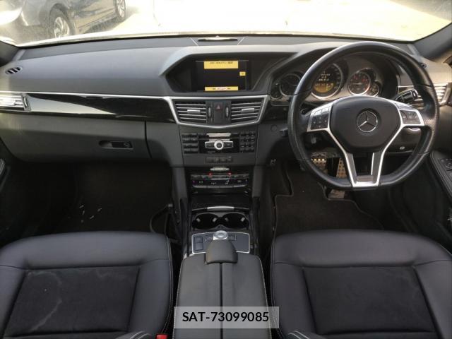 Mercedes Benz E-CLASS 2011-12 7809151-2