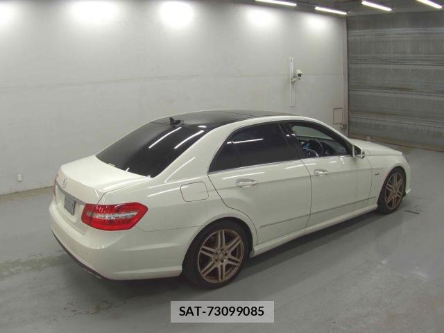 Mercedes Benz E-CLASS 2011-12 7809151-3