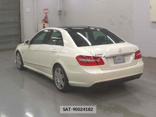 Mercedes Benz E-CLASS 2011-05 7809168-1