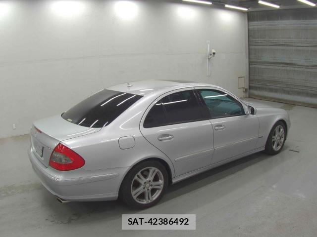 Mercedes Benz E-CLASS 2008-09 7809189-1