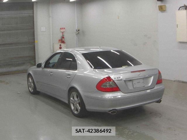 Mercedes Benz E-CLASS 2008-09 7809189-4