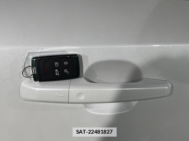 Jaguar E-PACE 2025-03 7798993-16