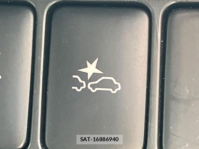 Mitsubishi EK CUSTOM 2018-05 7799008-6