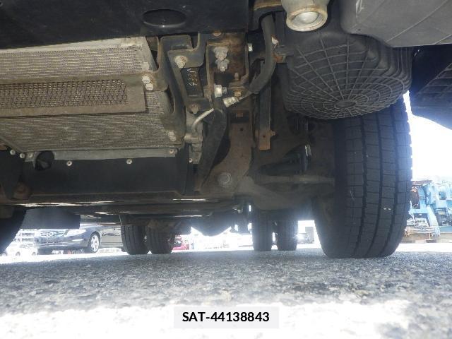 Isuzu ELF TRUCK 2016-03 7796217-12