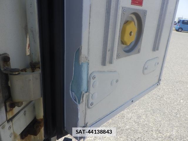 Isuzu ELF TRUCK 2016-03 7796217-17