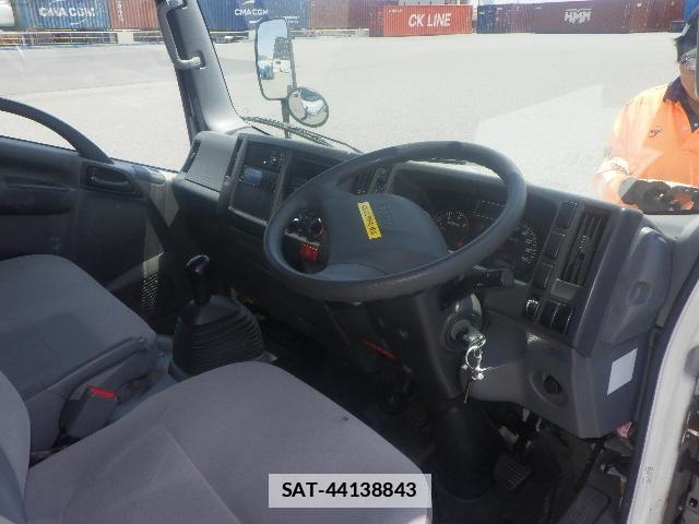 Isuzu ELF TRUCK 2016-03 7796217-2
