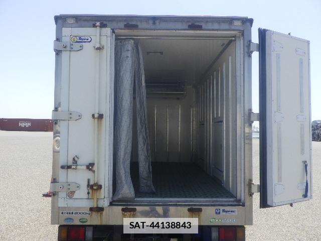 Isuzu ELF TRUCK 2016-03 7796217-5