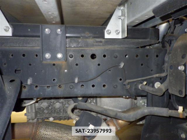 Isuzu ELF TRUCK 2018-03 7796219-8