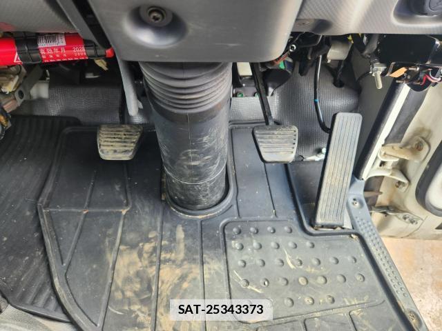 Isuzu ELF TRUCK 2012-07 7796229-5