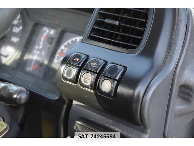 Isuzu ELF TRUCK 2006-04 7796516-17