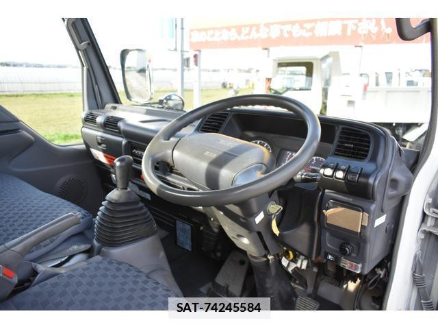 Isuzu ELF TRUCK 2006-04 7796516-2