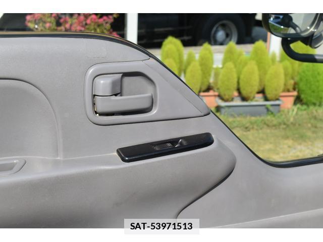 Isuzu ELF TRUCK 2006-04 7796536-11