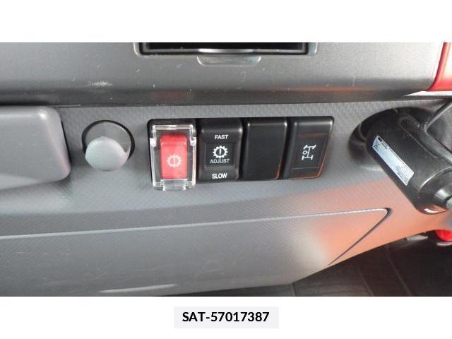Isuzu ELF TRUCK 2019-08 7797482-11