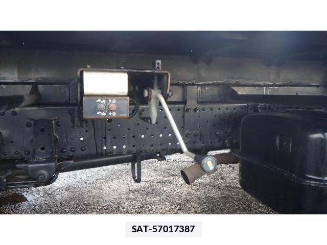 Isuzu ELF TRUCK 2019-08 7797482-15