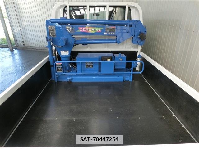 Isuzu ELF TRUCK 2012-07 7797941-18