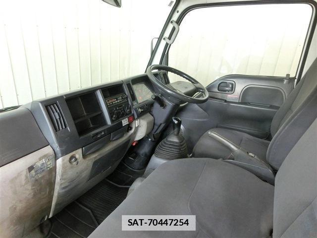 Isuzu ELF TRUCK 2012-07 7797941-2