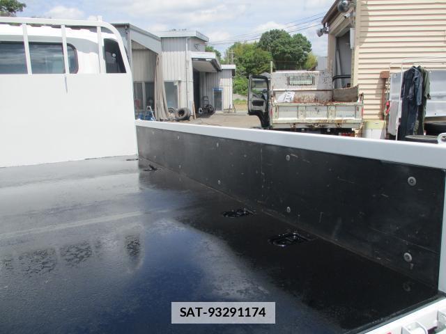 Isuzu ELF TRUCK 2017-04 7799782-17