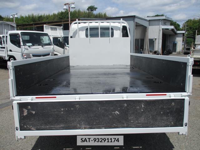Isuzu ELF TRUCK 2017-04 7799782-3