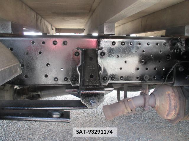 Isuzu ELF TRUCK 2017-04 7799782-4