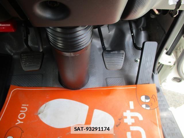 Isuzu ELF TRUCK 2017-04 7799782-7