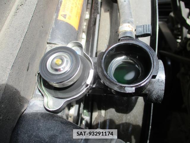 Isuzu ELF TRUCK 2017-04 7799782-9