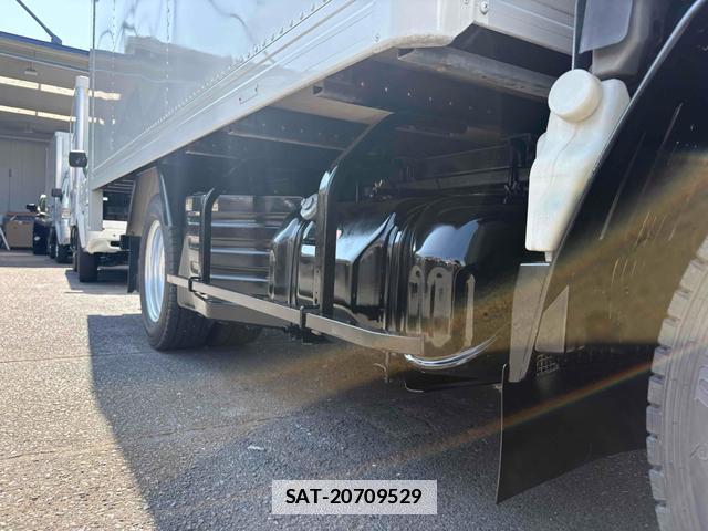 Isuzu ELF TRUCK 2015-10 7801619-7