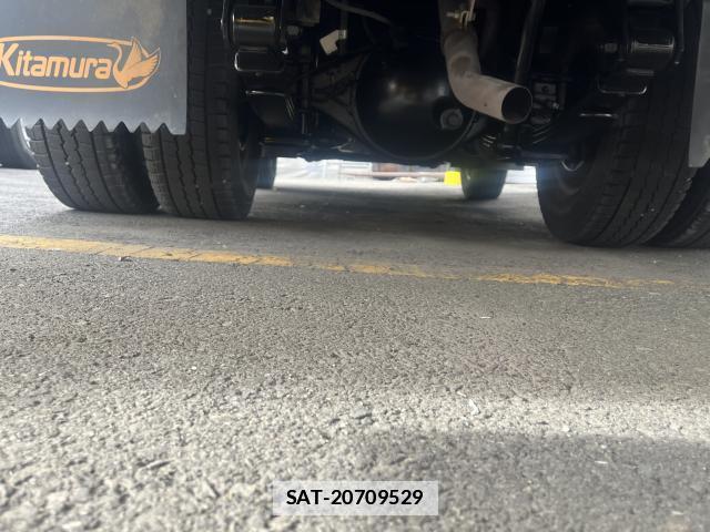 Isuzu ELF TRUCK 2015-10 7801619-8