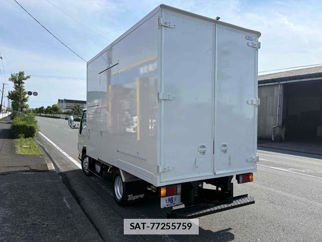 Isuzu ELF TRUCK 2010-05 7801648-1
