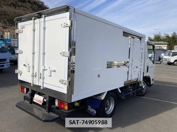 Isuzu ELF TRUCK 2017 7802309-1