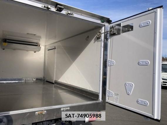 Isuzu ELF TRUCK 2017 7802309-2