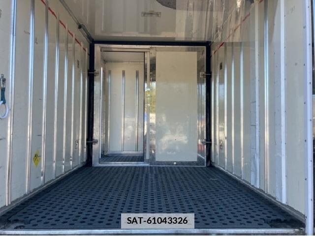 Isuzu ELF TRUCK 2017 7802425-2