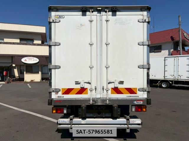 Isuzu ELF TRUCK 2017-10 7805645-6