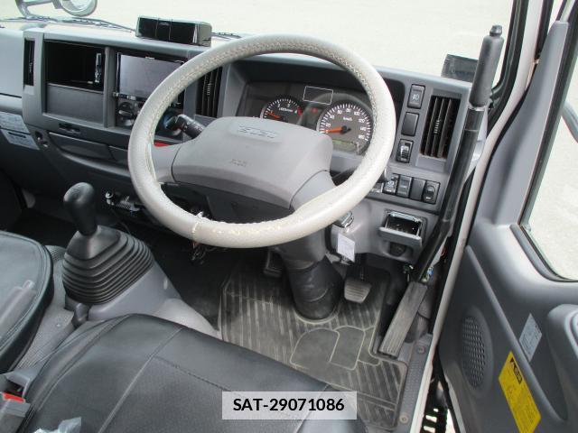 Isuzu ELF TRUCK 2017-03 7809018-1