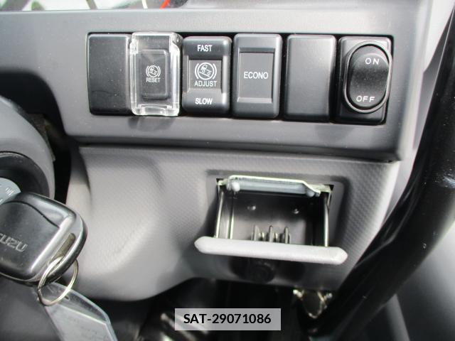 Isuzu ELF TRUCK 2017-03 7809018-18