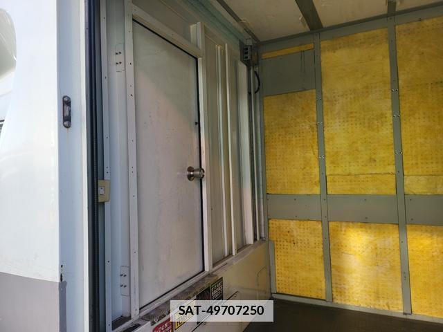 Isuzu ELF VAN 2012-01 7797998-17