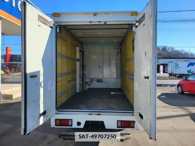 Isuzu ELF VAN 2012-01 7797998-9