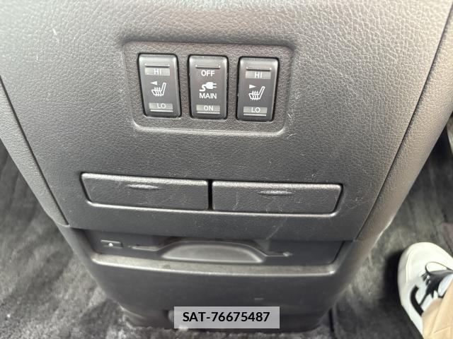 Nissan ELGRAND 2013-01 7794227-14