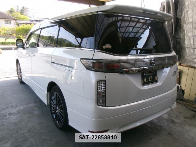 Nissan ELGRAND 2017-11 7794298-2